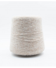 Baby alpaca 34% Merino Extrafine 22% Polyamide 44%