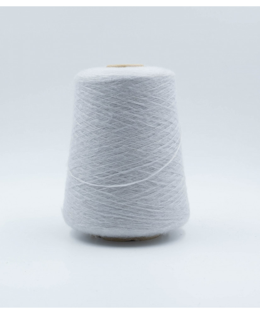 Alpaca 42% Cashmere 28% Polyamide 30%