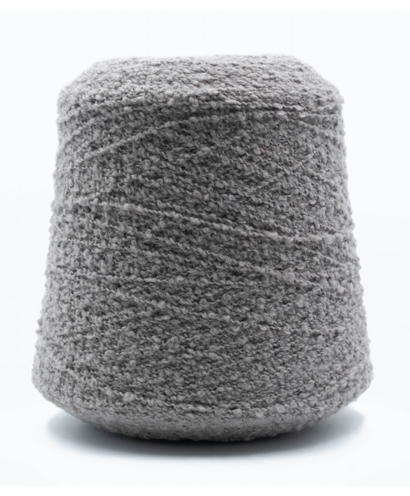 Mohair 27% Merino 27% Polyamide 46%.