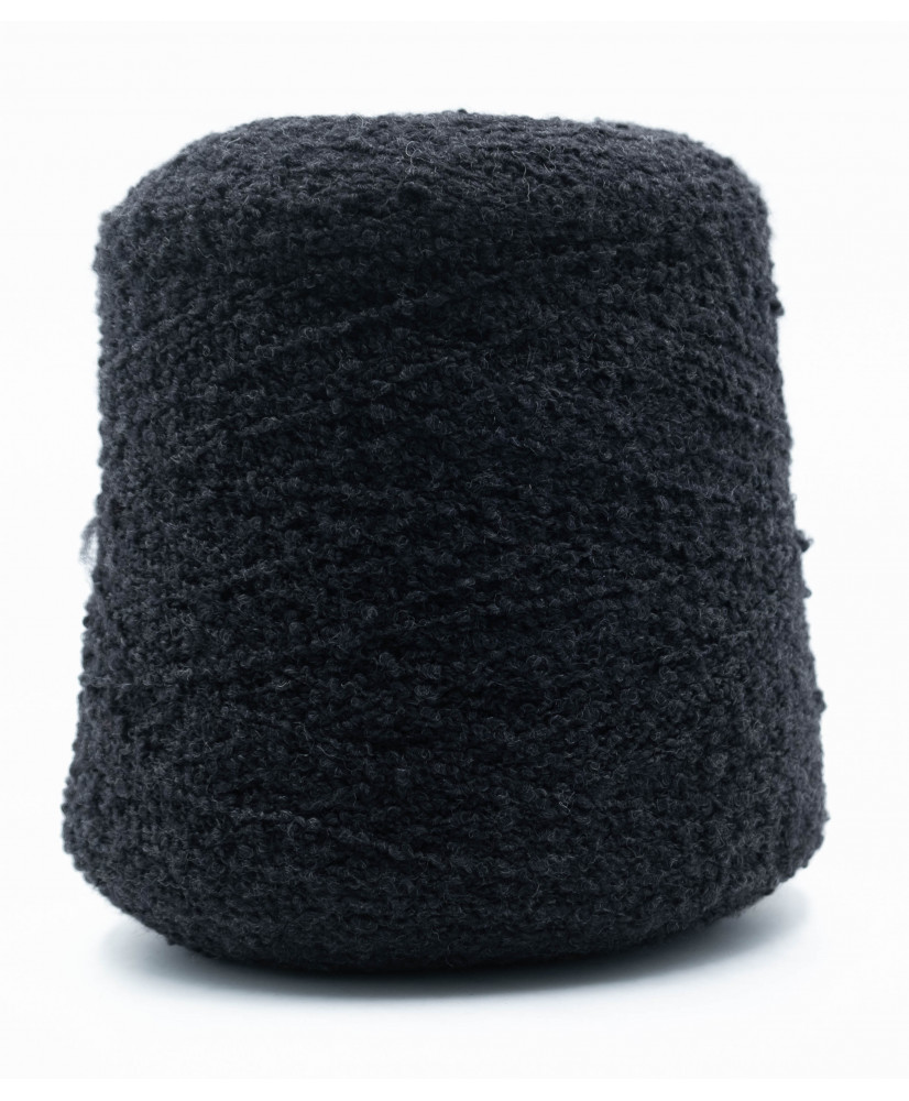 Mohair 27% Merino 27% Polyamide 46%.