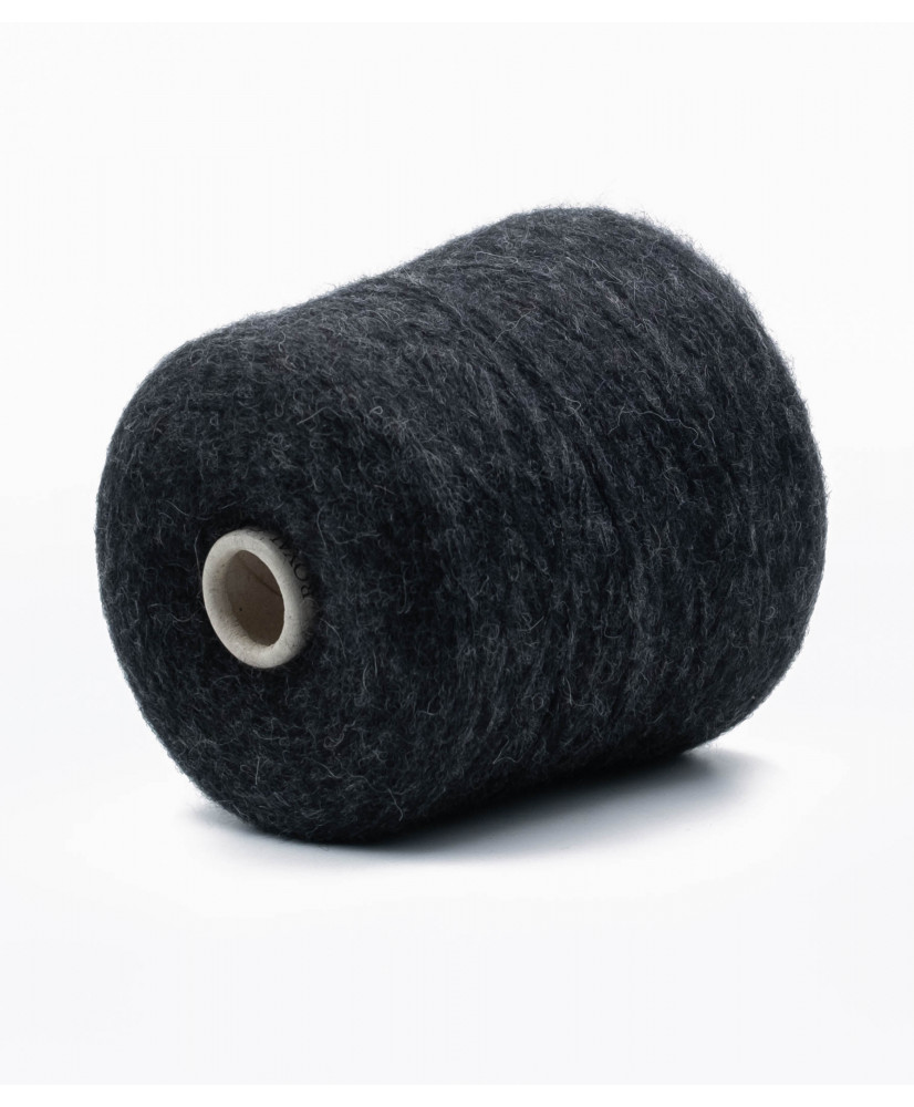 Baby alpaca 56% Fine merino 10% Polyamide 34%