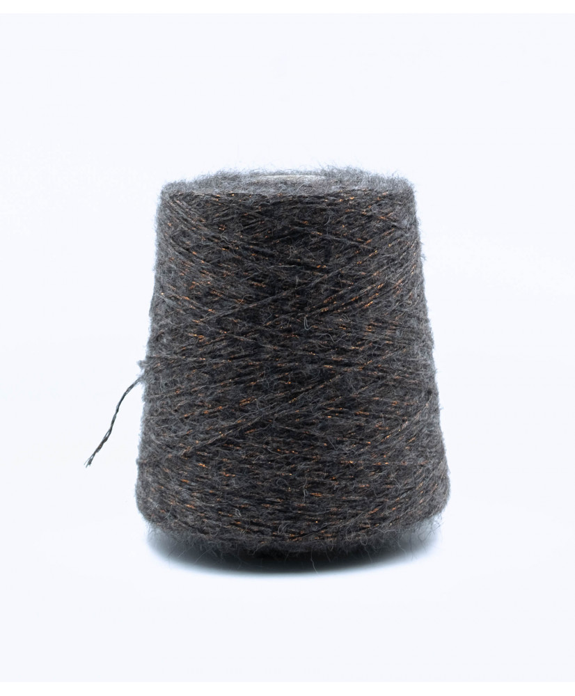 Viscose 36% Mohair 30% Polyamide 25% Polyester 9%