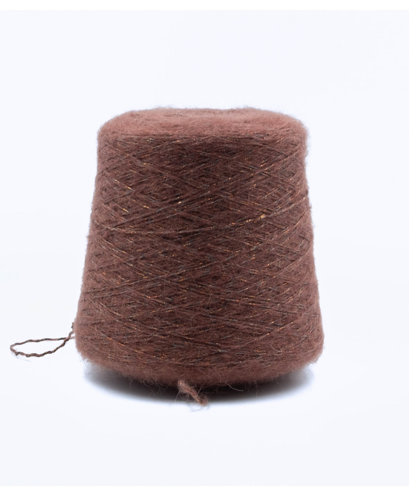Viscose 36% Mohair 30% Polyamide 25% Polyester 9%