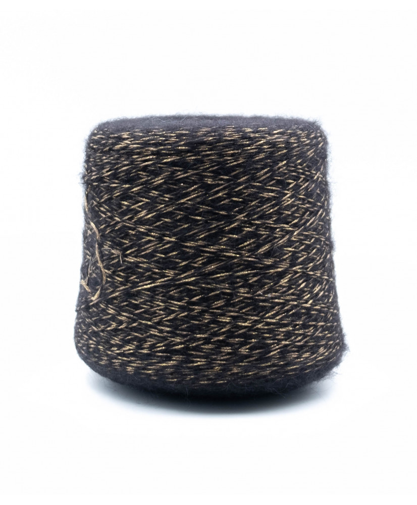 Viscose 36% Mohair 30% Polyamide 25% Polyester 9%
