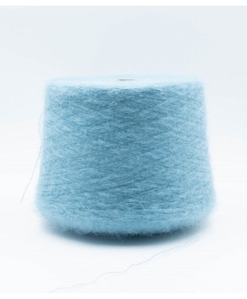 Kidmohair 61% Polyamide 31% Merino 8%