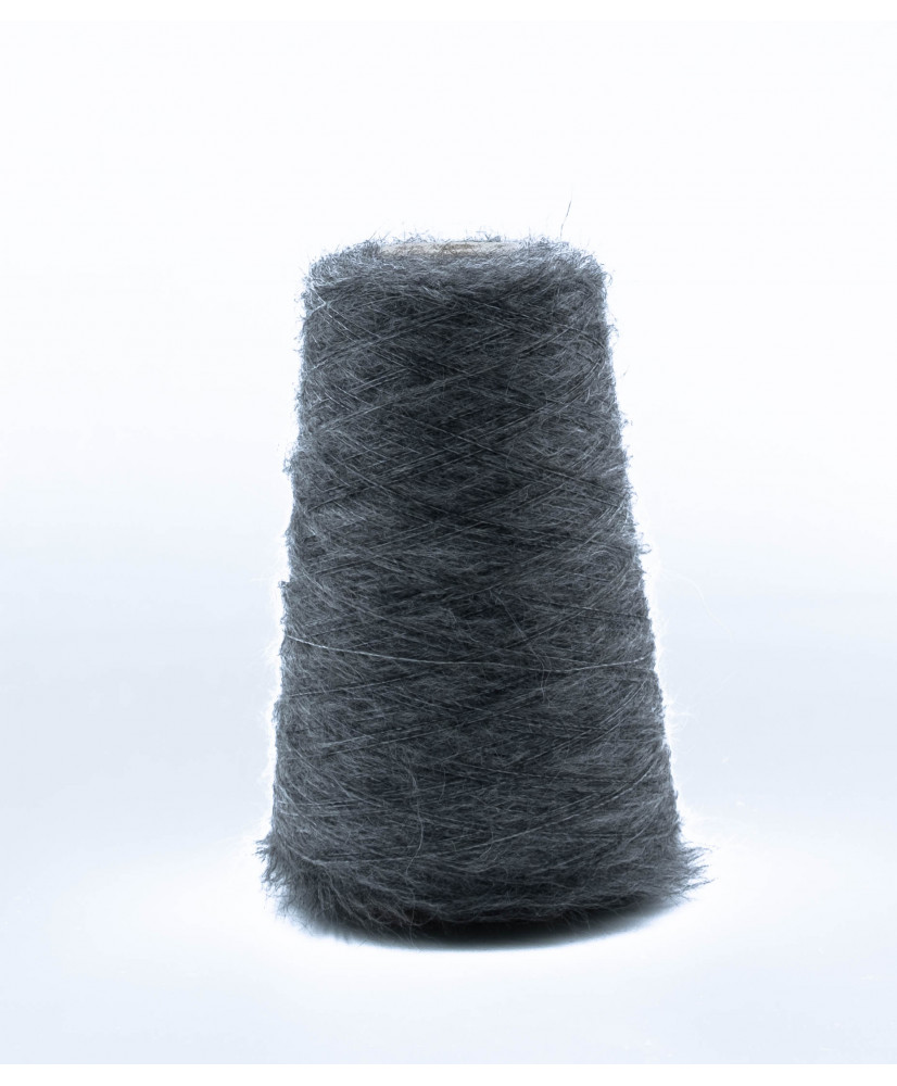Kidmohair 61% Polyamide 31% Merino 8%