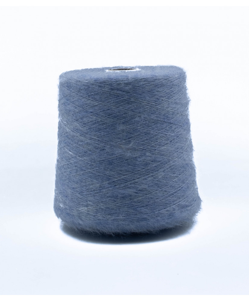 Kidmohair 61% Polyamide 31% Merino 8%
