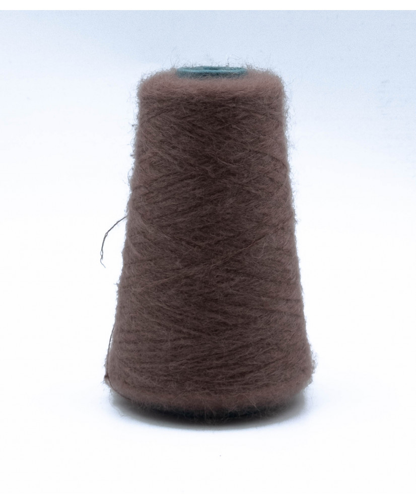 Kidmohair 61% Polyamide 31% Merino 8%