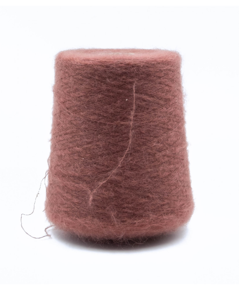 Kidmohair 61% Polyamide 31% Merino 8%
