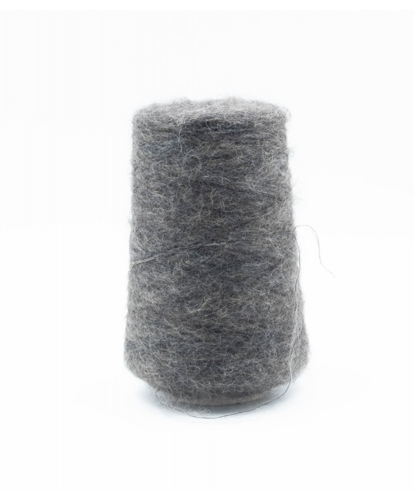 Kidmohair 61% Polyamide 31% Merino 8%