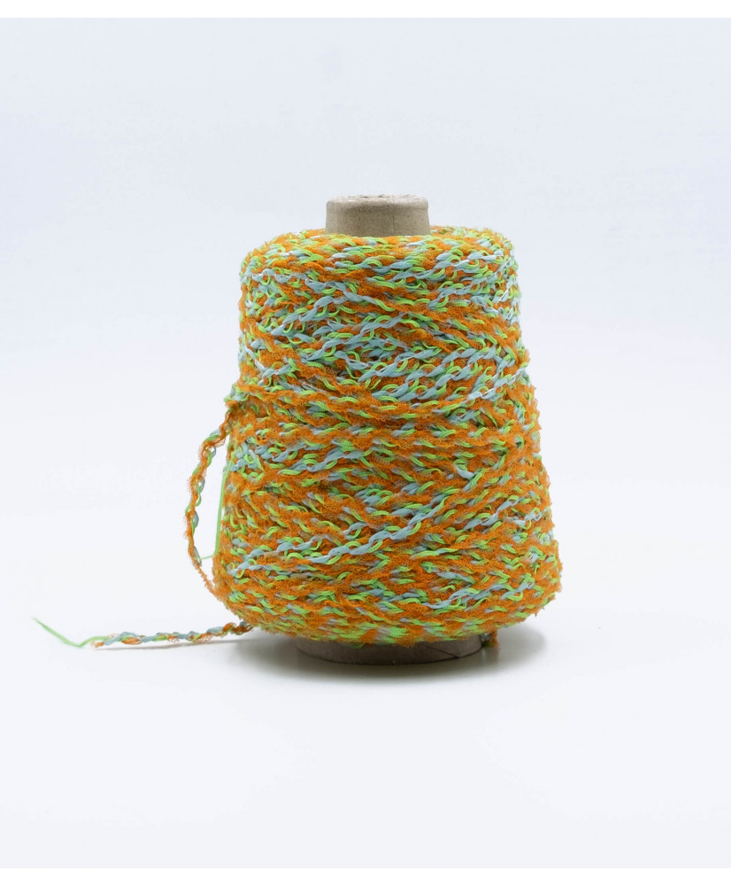 Polyamide 52% Polyester 48%