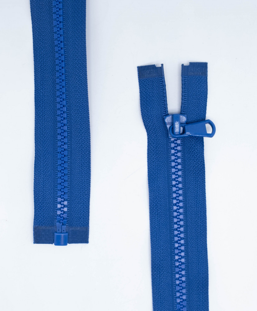 Plastic zipper with removable chain