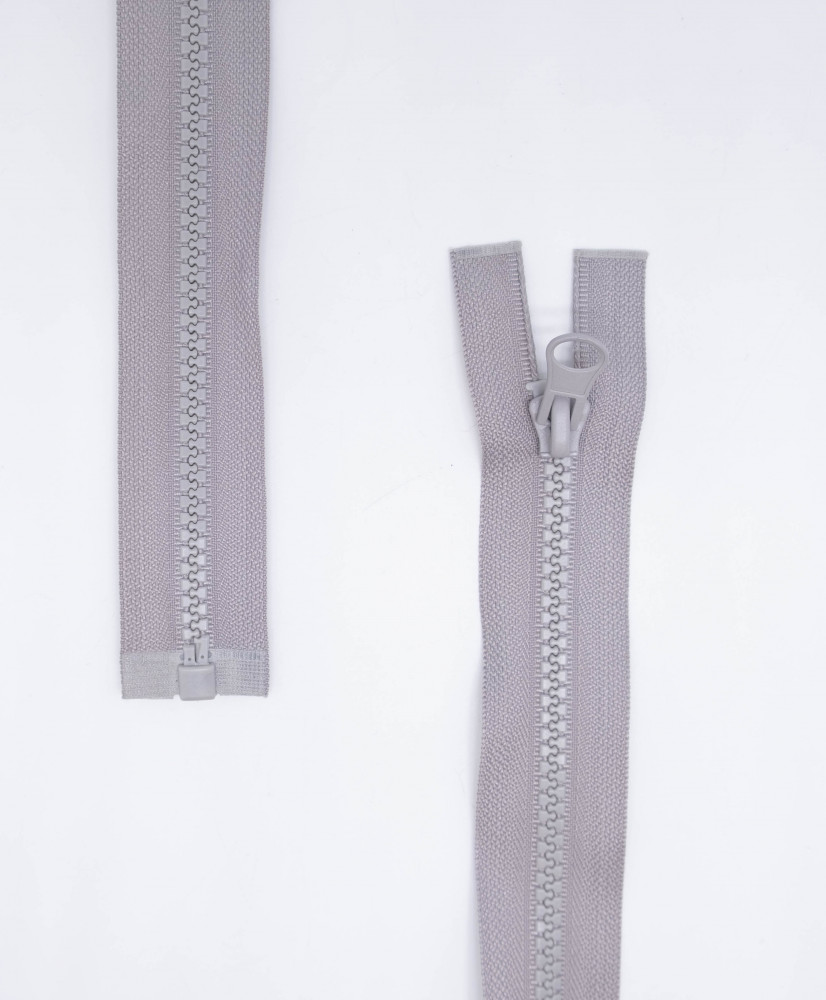 Plastic zipper with removable chain