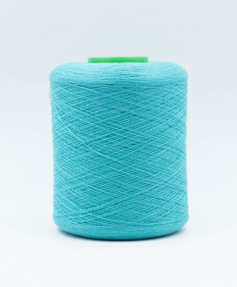 Merino 76% Cashmere 14% Solvron 10%.