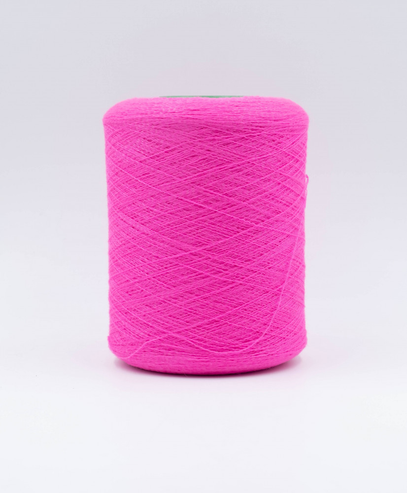 Merino 76% Cashmere 14% Solvron 10%.