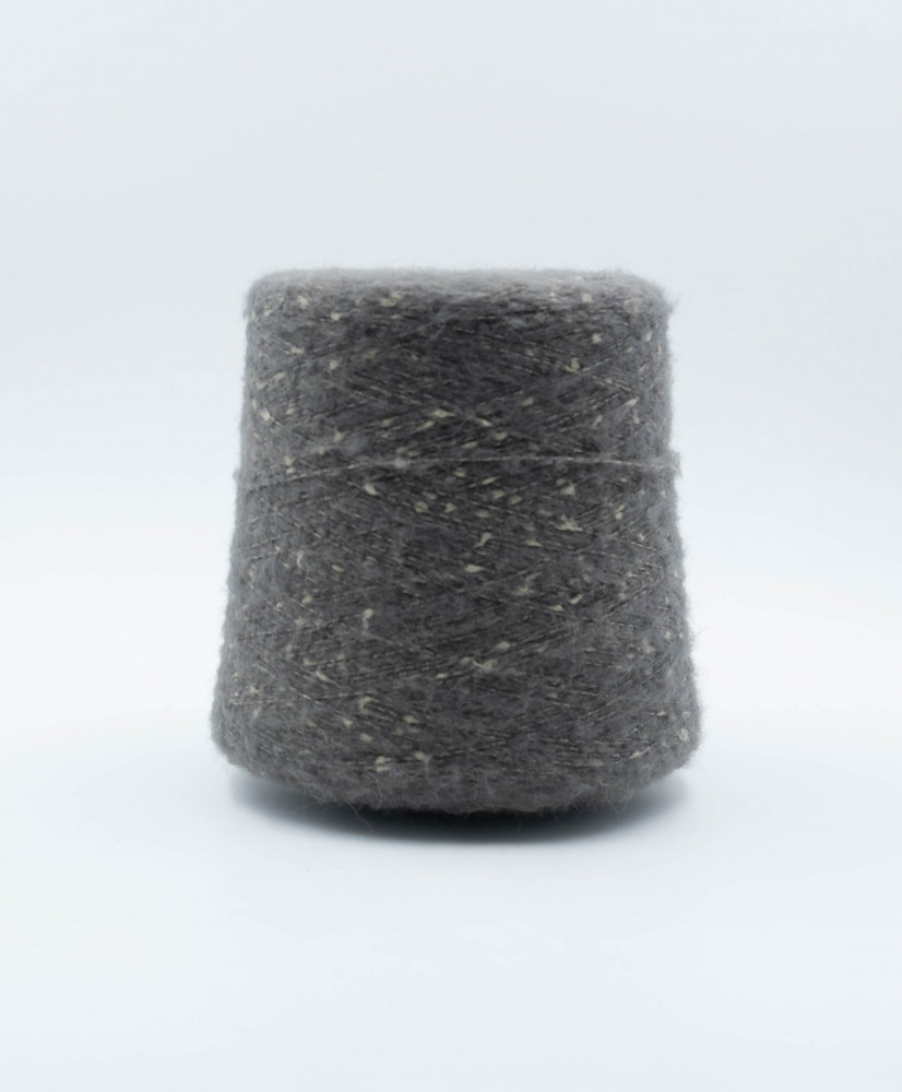 Baby Alpaca 56% Silk 16% Recycled Polyamide 20% Polyamide 8%