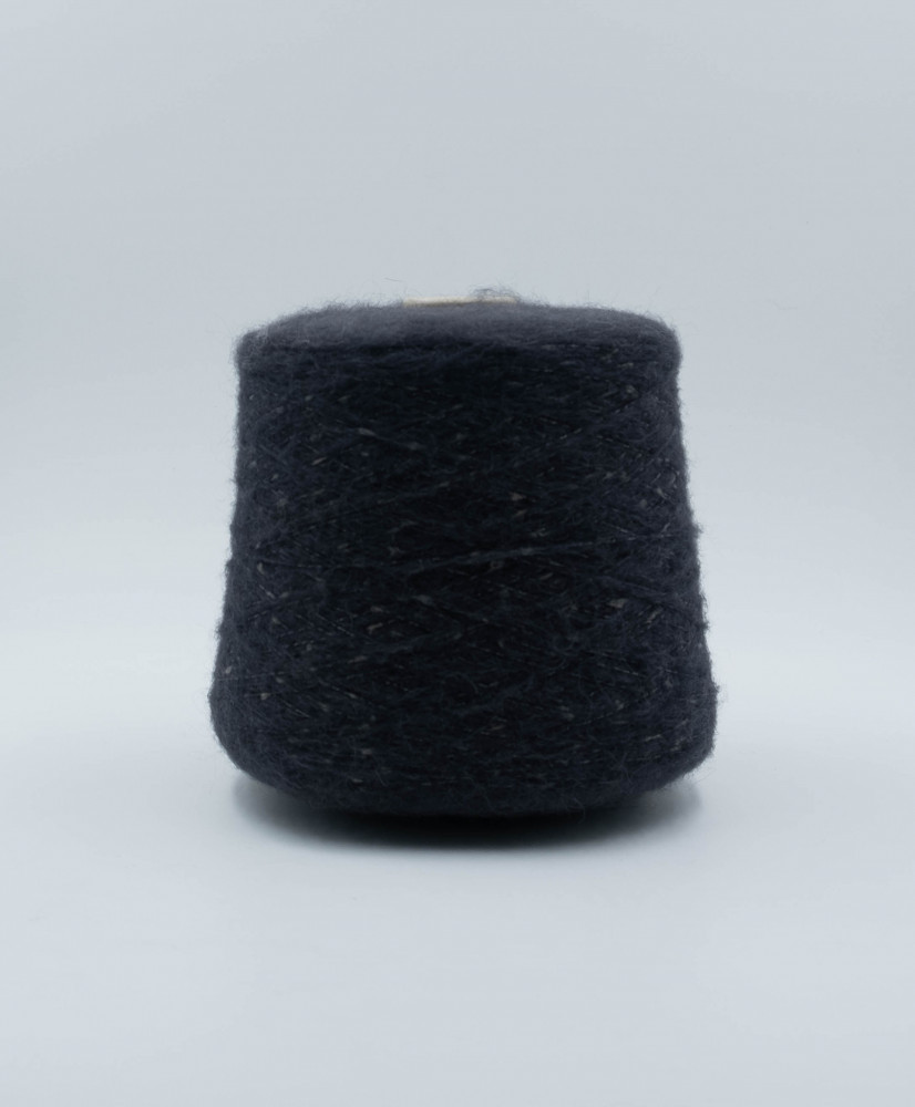 Baby Alpaca 56% Silk 16% Recycled Polyamide 20% Polyamide 8%