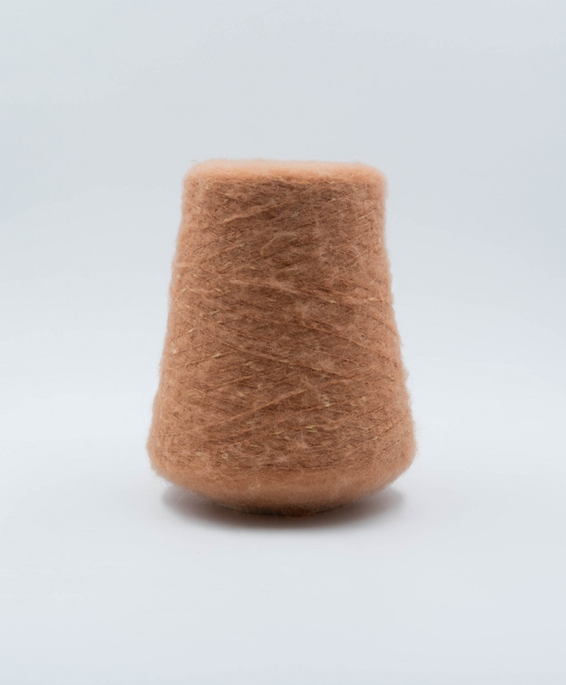 Baby Alpaca 56% Silk 16% Recycled Polyamide 20% Polyamide 8%
